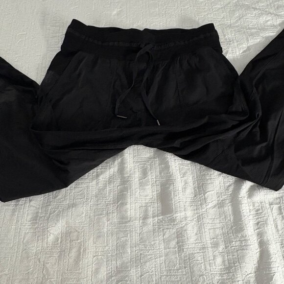 NWOT Lululemon Dance Studio Crop 25" Black Swift Lightweight Mid-Rise Pants 8 - Picture 4 of 10